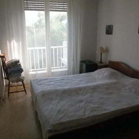 Big Quiet House With Large Garden Vári