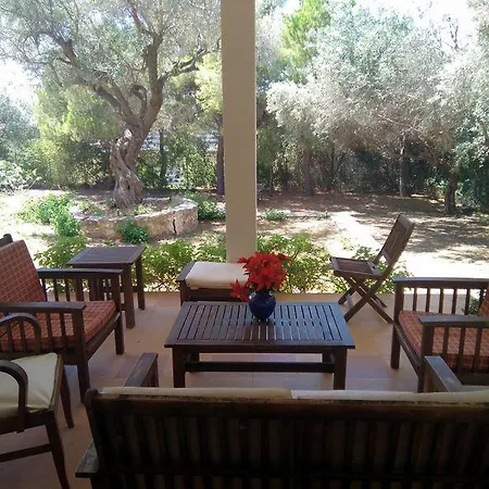 Big Quiet House With Large Garden Vári