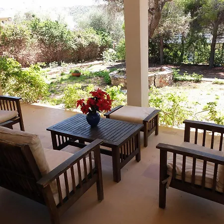 Big Quiet House With Large Garden Villa